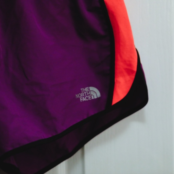 THE NORTH FACE - FlashDry Running Shorts - Medium - Picture 2 of 6